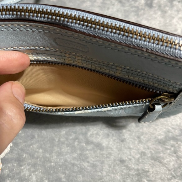 Coach wristlet - Picture 4 of 4